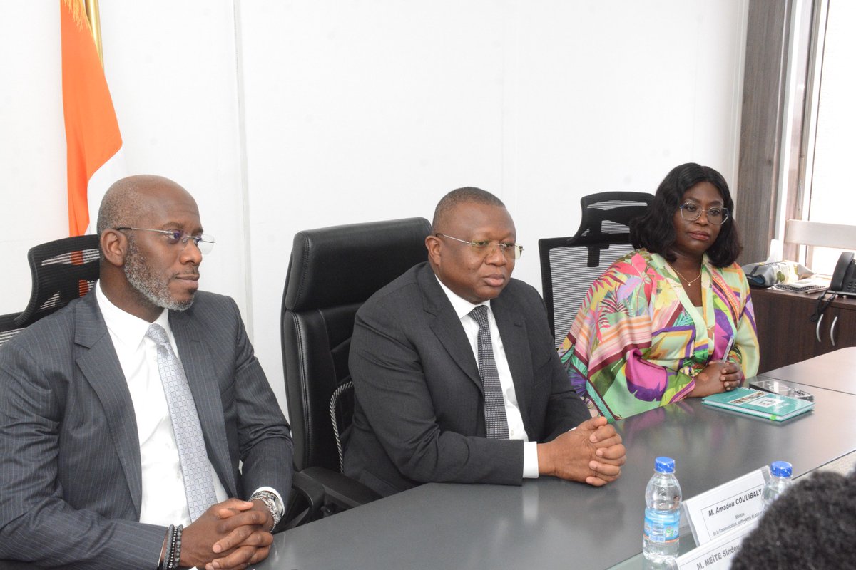 MINCOM_CI's tweet image. 🎬 Le Ministre Amadou Coulibaly, a reçu M. Meïté Sindou (DG ASDM), l’artiste Lokua Kanza, Mme Amida Balega et l’humoriste Yapo Abou Viayeur pour échanger sur le suivi des lauréats du #SICA et l’accompagnement des projets audiovisuels africains.
#CommunicationCI #GouvCI