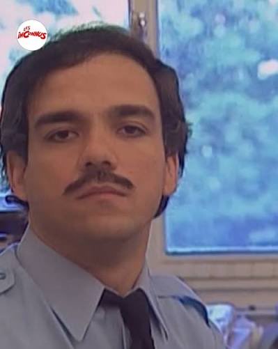 ZapInTheHood's tweet photo. @CerfiaFR Le gendarme en question https://t.co/imHouDJDa7