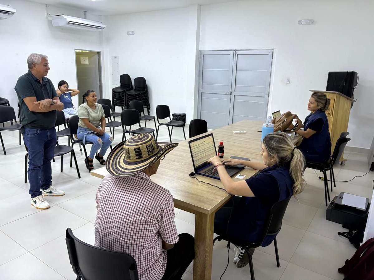 DefensoriaCol's tweet photo. Desarrollamos una jornada de toma de declaraciones en cumplimiento de los compromisos adquiridos durante la minga con las comunidades Finzenu de los municipios de San Pelayo, Cotorra y Lorica, Córdoba, fortaleciendo el acceso a los mecanismos de verdad y justicia.

Esta actividad permitió escuchar directamente a las comunidades indígenas, avanzar en el registro de sus testimonios y promover el ejercicio efectivo de sus derechos, en el marco del reconocimiento y respeto a su identidad cultural.