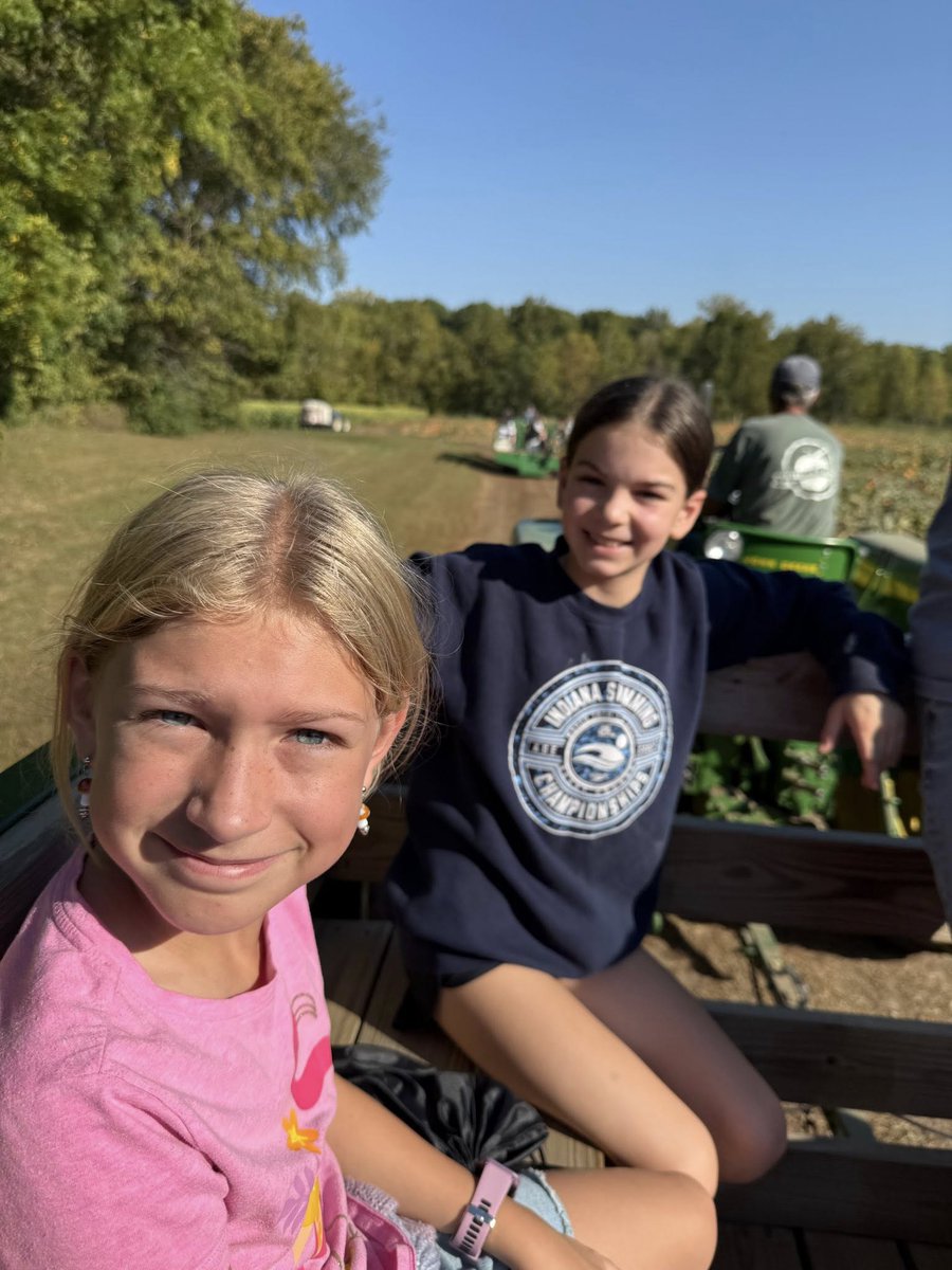 wlcscrdp's tweet image. Friday was a perfect day for learning and fresh air! ☀️ Fifth graders from the classes of Mrs. Abrahamson, Mrs. Kastens, Miss Markowicz, and Mrs. Foutch enjoyed time outdoors at Hillside Acres - exploring, discovering, and making memories beyond the classroom. 🌾