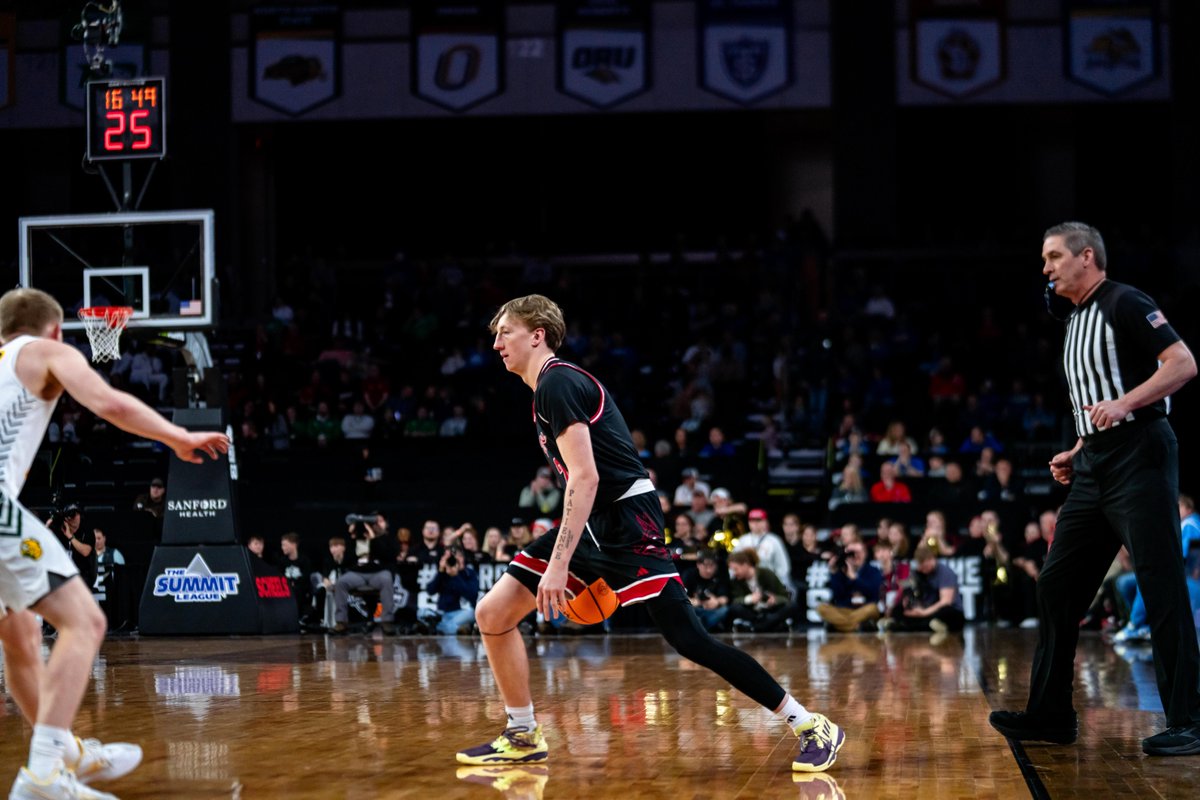 SDCoyotes's tweet image. 🚨 Deadline day to secure all-session tickets in USD&apos;s allotment for the March 4-8 Summit League Basketball Tournament is FRIDAY at 5! A new seating process has been introduced, improving options for Coyote Nation!

🎟️ yote.us/4pr7vQr
📞 605-677-5959