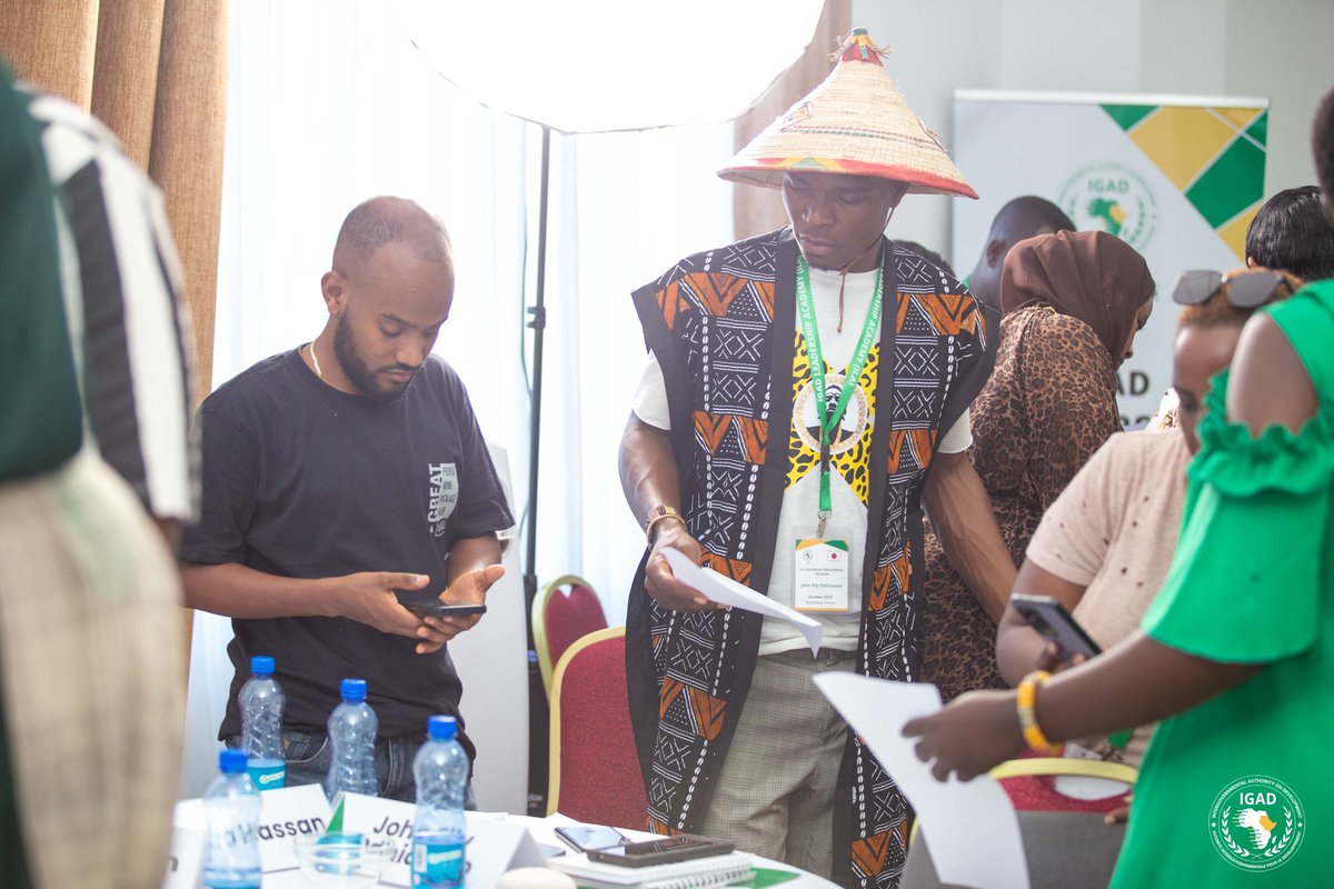 Dr Martha Njiiri of <a href="/IGAD_CEPCVE/">ICEPCVE</a> led an engaging session on leadership in the digital age, exploring how leaders can effectively leverage social media to create meaningful impact. #LeadershipMatters #Youth4Leadership #IGADLeadership