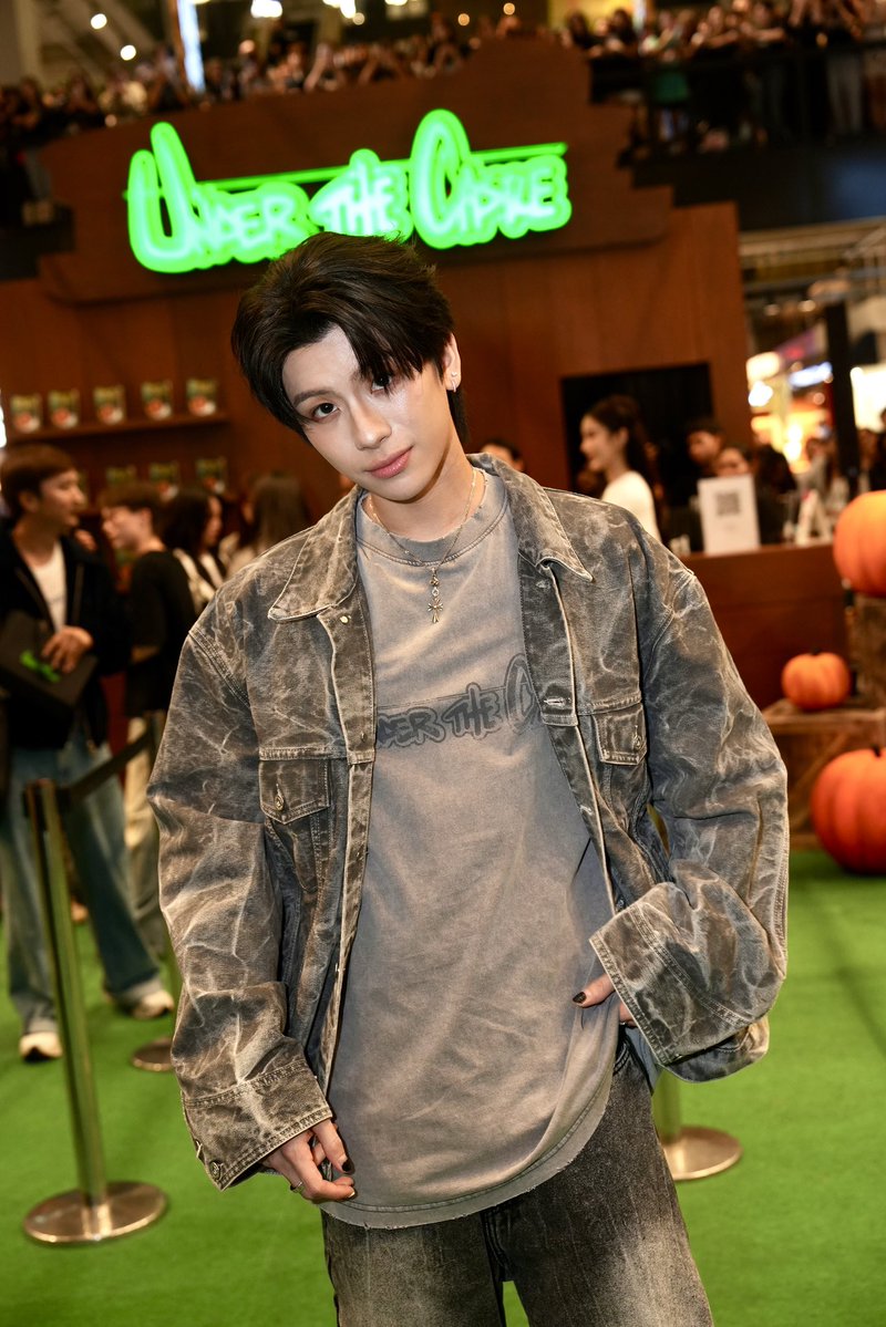 theemsphere's tweet image. K’ @TytanT joins the &quot;UNDER THE CASTLE&quot; Grand Opening event
at EMSPHERE

#EMDISTRICT #EMDISTRICTHAUNTEDHALLOWEEN2025
#UTC #UNTERTHECASTLE #HAUNTEDHOUSE #EMSPHERE #TYTAN #ไทแทน