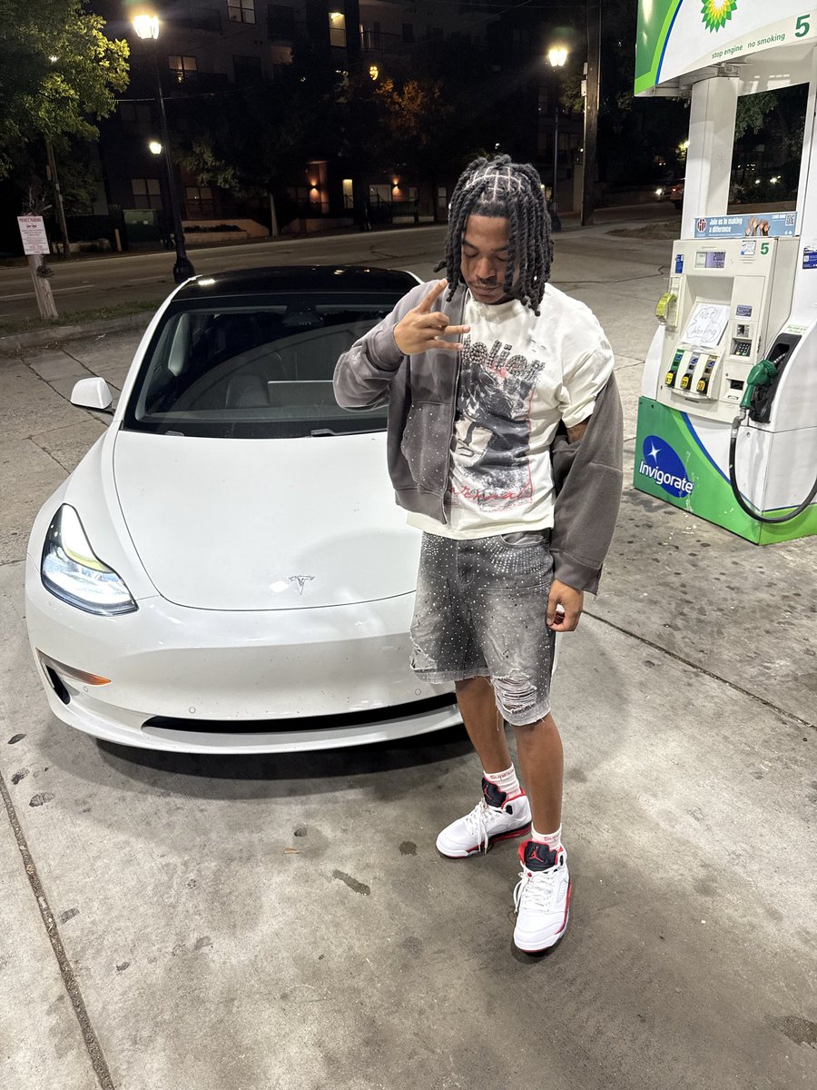 76kash's tweet photo. 💲 https://t.co/gOeR9YswJg