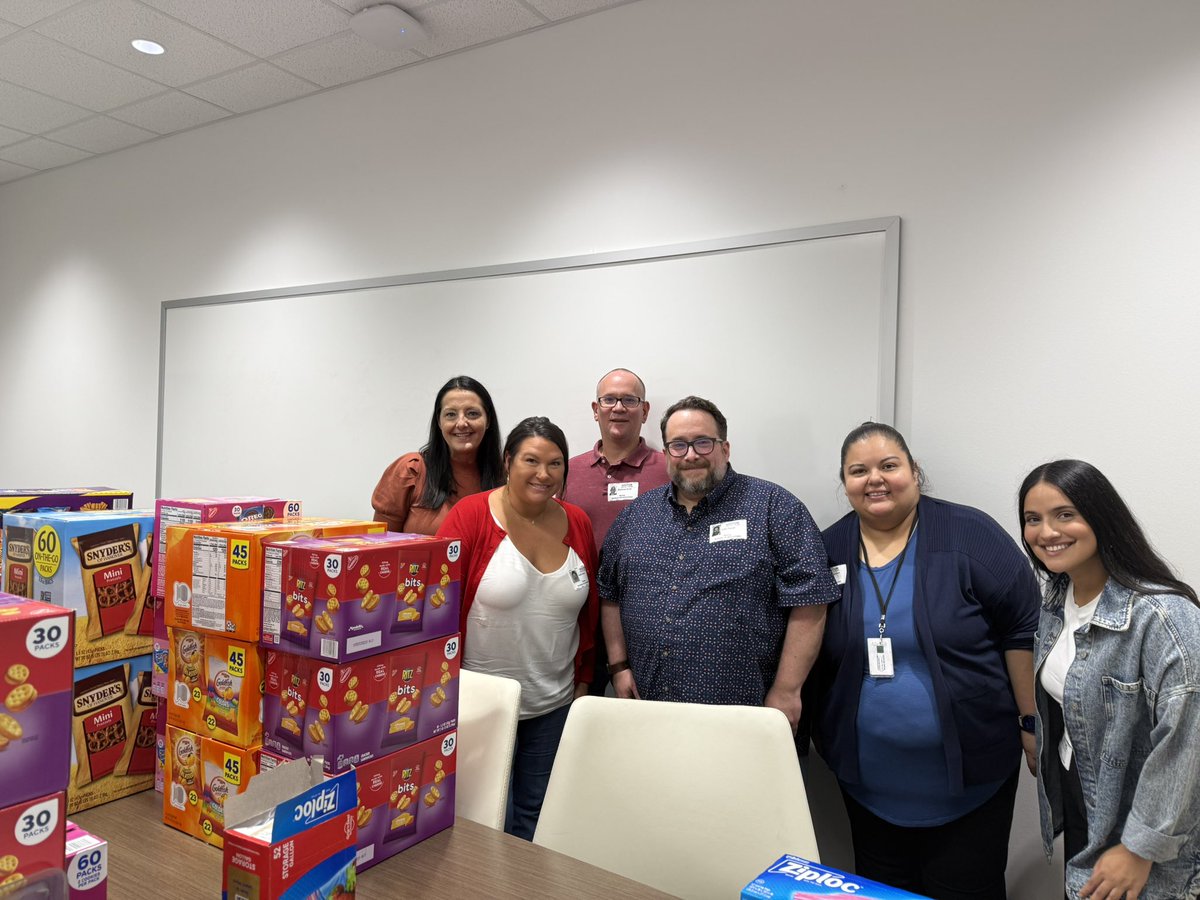 Thank you to the <a href="/Fidelity/">Fidelity Investments</a> teams who volunteered with us last week! These amazing groups created snack packs to help us stock the store, which means more savings for <a href="/NorthwestISD/">Northwest ISD</a> teachers! 🍎💸