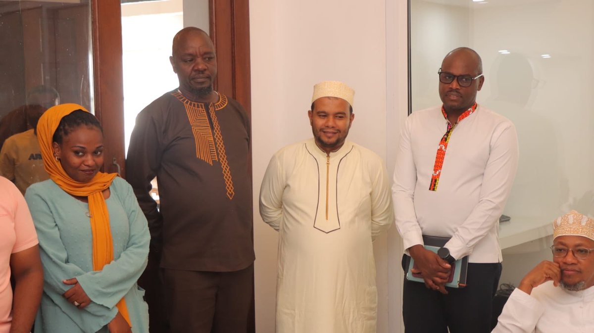 Dr. Kawive Wambua, CEO of Inuka Kenya Ni Sisi, lauded the KYAF Youth Assembly concept as a vibrant, innovative initiative for youth leadership.
He challenged KYAF to scale this model to all 47 counties to ensure every young Kenyan is engaged in governance.
#KYAFStrategicPlan2025