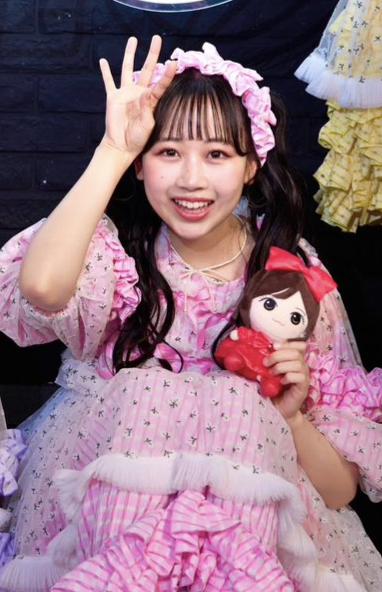 mayukaren464's tweet photo. 🚺

あまれん推し👼🩷❤️

毎公演一人で参戦してるで是非仲良くしてください！

いいね or ↺ でお迎えに行きます！

 #ふるっぱー  #ふるっぱーさんと繋がりたい  #ふるっぱーさんと仲良くなりたい https://t.co/fhtbXB4lLe