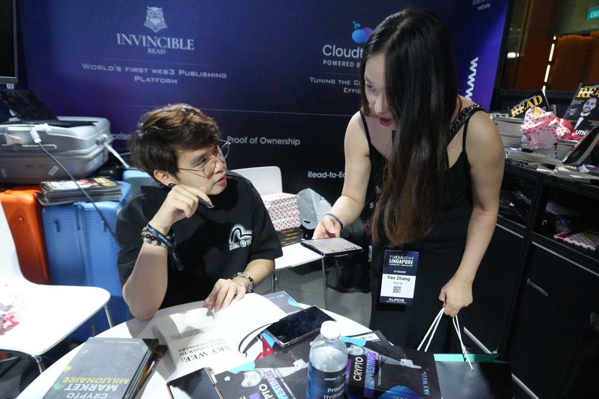 Invincible_read's tweet image. The Future of Crypto Investing is here.
@OfficialSkyWee1 shared his story from gamer to investor to author at TOKEN2049 Singapore.
Fans waited for hours to get their copies signed, and it wasn’t just a book launch - it sparked a new wave of crypto ambition.
🔗 For more…