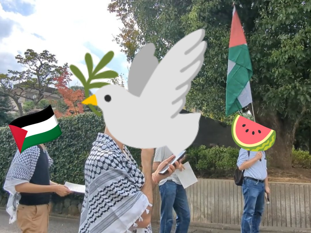 Rspalestine's tweet photo. 立命館大学パレスチナ連帯アクションです。本日2025年10月7日でイスラエルによるガザ地区への大規模侵攻開始から2年が経ちました。この日に合わせ、衣笠キャンパス東門前でスタンディングを実施しました。学生によるスピーチやコールを行い、虐殺反対・即時停戦・占領の終結などを訴えました。 https://t.co/T4b2XdeXay