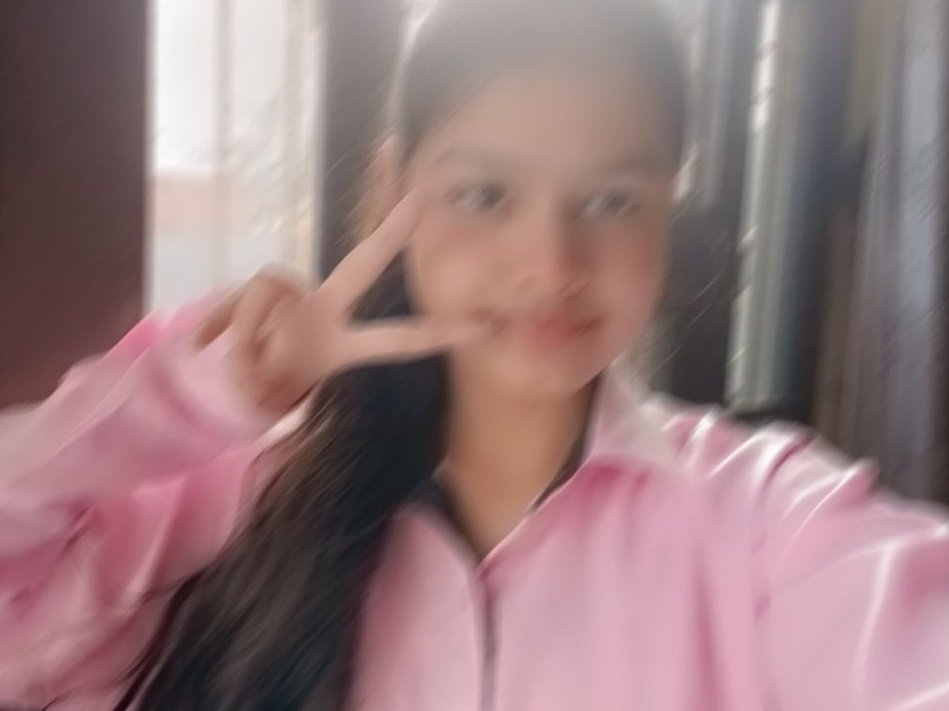 borahearteuu's tweet image. My last first day of shcool in march 
        :( 
#ARSD #ARMYSelcaDay #armytwt @BTS_twt