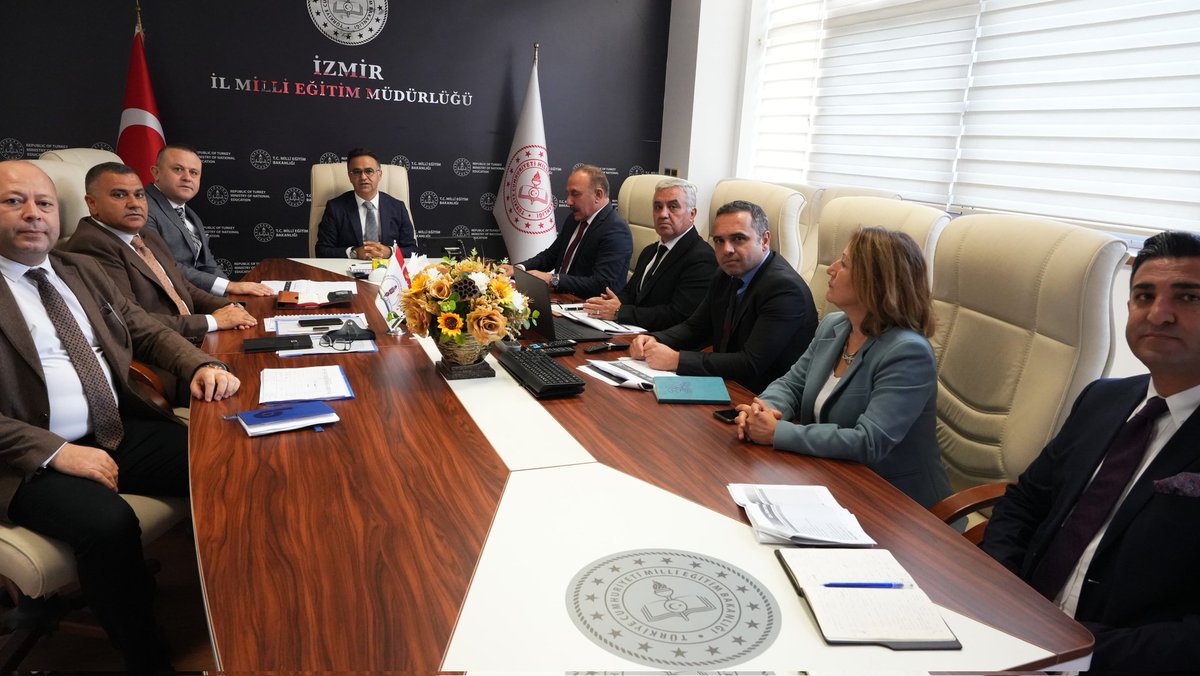 ✨İl Millî Eğitim Müdürümüz Dr. Ömer Yahşi başkanlığında Bornova İlçe Millî Eğitim Müdürlüğü yöneticilerimizle "Devam Eden ve Planlanan Eğitim Öğretim Çalışmalarına İlişkin Değerlendirme Toplantısı" gerçekleştirildi.
<a href="/tcmeb/">Millî Eğitim Bakanlığı</a> <a href="/Yusuf__Tekin/">Yusuf Tekin</a> <a href="/drsuleymanelban/">Dr. Süleyman Elban</a> <a href="/yahsiomer/">Dr. Ömer YAHŞİ</a>