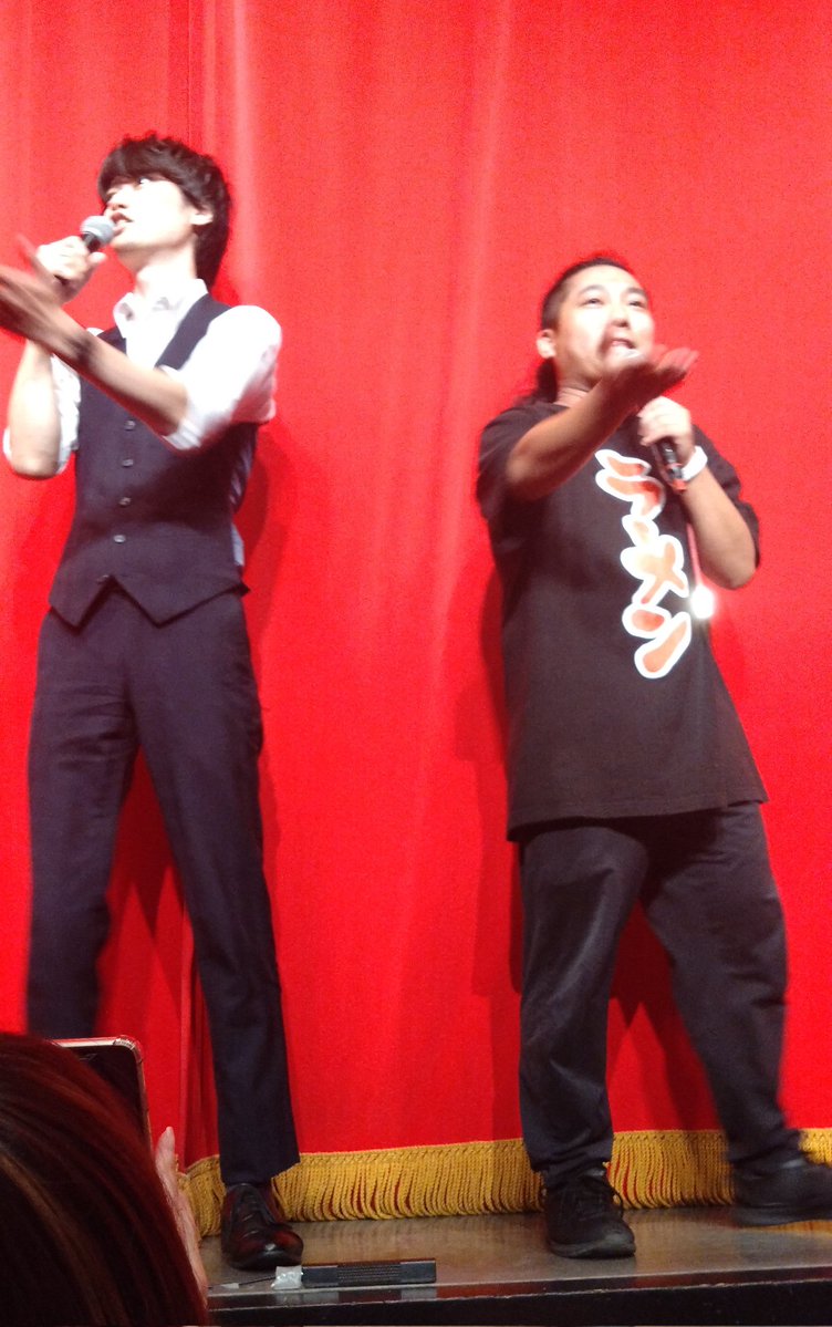 yukyan_1101's tweet image. よしもとライブいてきた！推しの　#マヂカルラブリー　を見て疲れもとんだわ！みんな面白かったし2人体制のジャンポケも楽しかった！ノンスタも中川家も安定のおもしろさ！特に中川家の2人が吉本に入る時のおかんのくだり好き！

※前説のデカベガスはロビーでも撮らせてくれた！ラーメンがのびる！笑