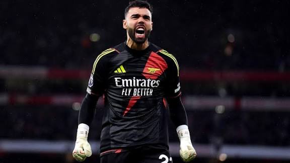 Arsenal have done with David Raya exactly what they did with Leandro Trossard a few months ago 👀

✅ Reached an agreement with him
❌ No new contract signed (yet)
💷 Current wages increased

Clear understanding between both sides — the Spaniard is vital for the Gunners! 🔴⚪️