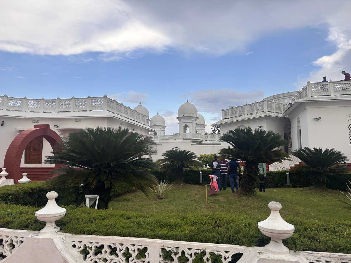 abantika77's tweet photo. #Tripura

Built in 1930, #Neermahal is was plundered by locals and stripped of its riches. 

Lore has it that some of the royal furniture is still in use in some village homes around Rudrasagar Lake. 

But even the bare structure is imposing https://t.co/2pdnrr85L0
