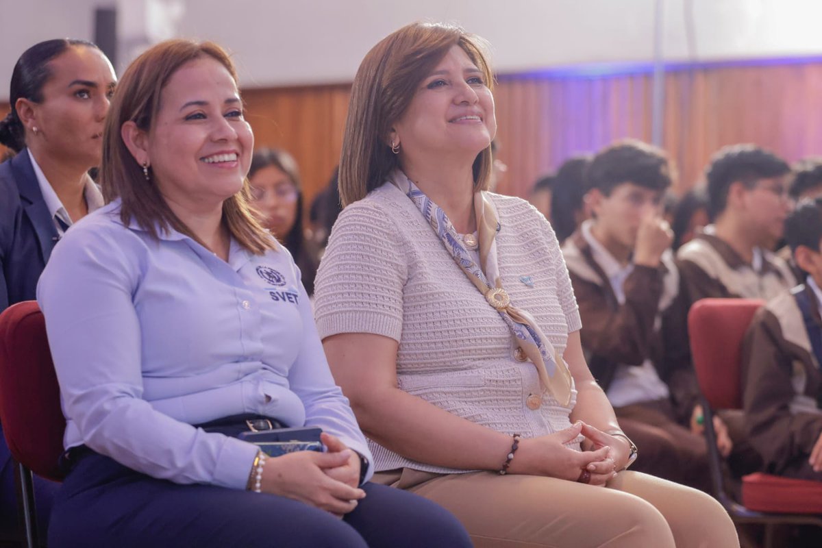 secretariasvet's tweet image. 🧵2/2
🌐El chatbot Olivet que con la estrategia #ModoDigital, renovamos herramientas que orientan y empoderan a niñas, niños y adolescentes:
💬 OLIVET ahora es más ágil y humano.
🛡️ CIBERGUARDIANES acompañan con su nueva imagen la navegación segura.