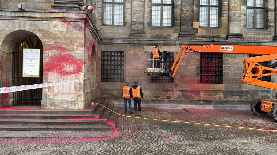 Zo zie je maar weer, woorden doen ertoe!
Welke politici zijn er inmiddels medeverantwoordelijkheid gehouden voor deze besmeuring? Ouwehand? Van Baarle? Timmermans? Paternotte? Dijk? Piri? Westerveld? Marcouch? Klaver?