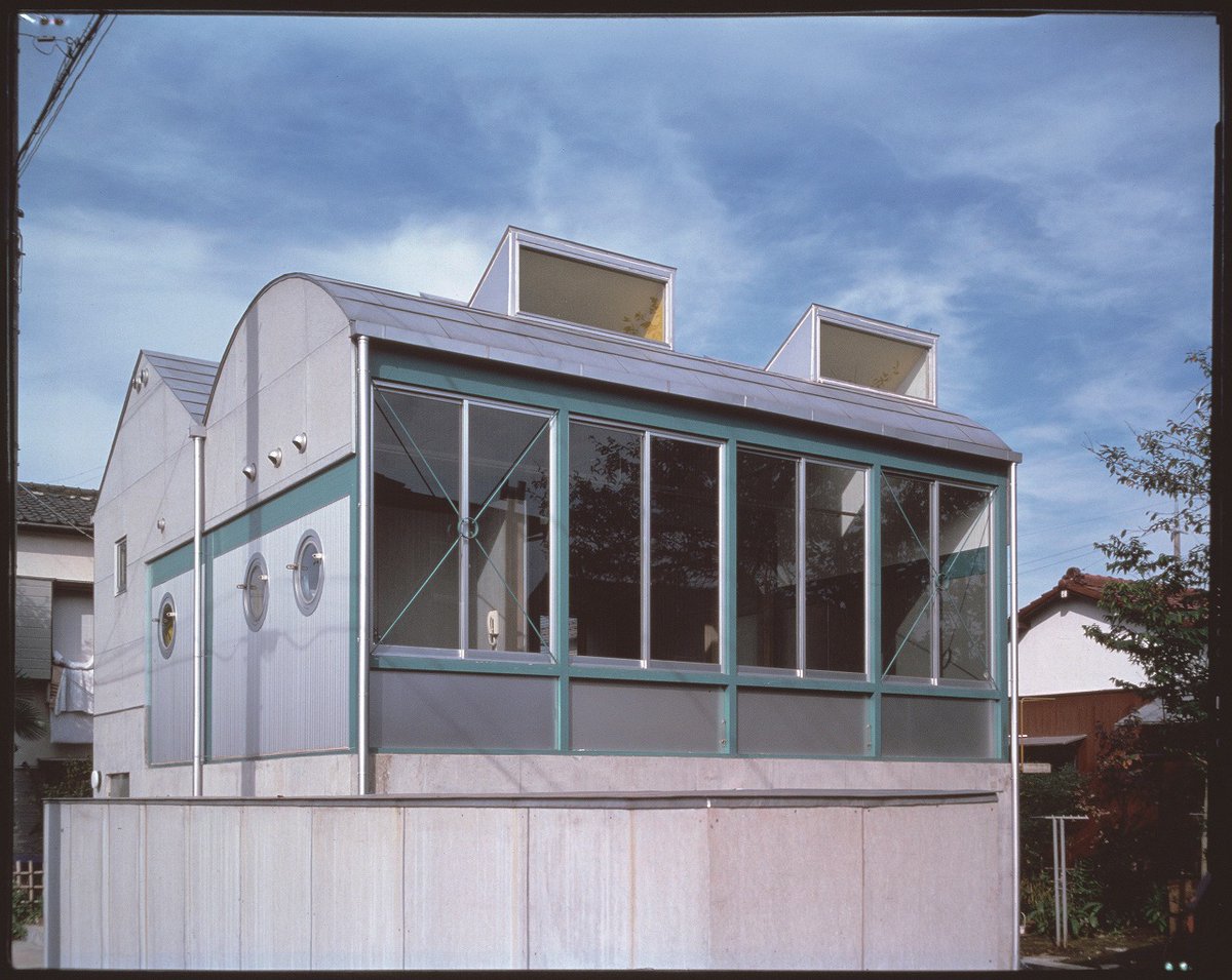 【ニュース】妹島和世の企画監修による、東京の名住宅建築を見学できる「TOKYO HOUSE TOUR」が開催

東孝光の「塔の家」、伊東豊雄の「花小金井の家」「小金井の家」が対象。アートウィーク東京の一環として実施

日程：11/8・9
©Nacasa &amp; Partners(1), Ohashi Tomio(2)
詳細はリプライ欄の🔗から