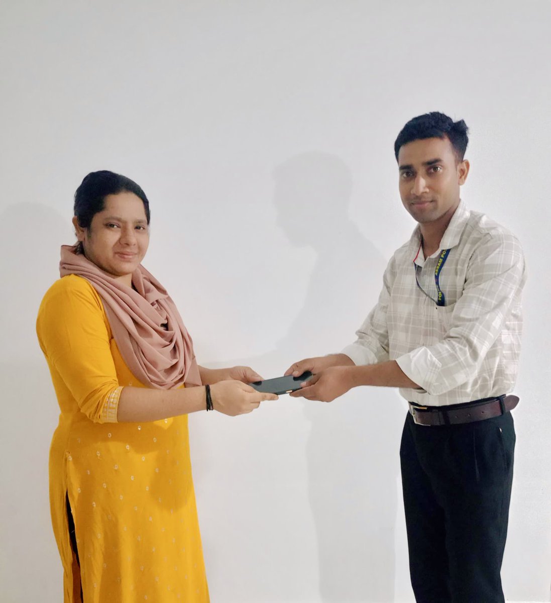 AssamCid's tweet image. “People’s smile is our smile😊”
A lost phone traced via CEIR portal has been swiftly recovered & handed over to its rightful owner by Cyber PS, CID, Assam. @assampolice @DGPAssamPolice
#lostphone #phonerecovery #ceir #traced #cyberps #cid #assam