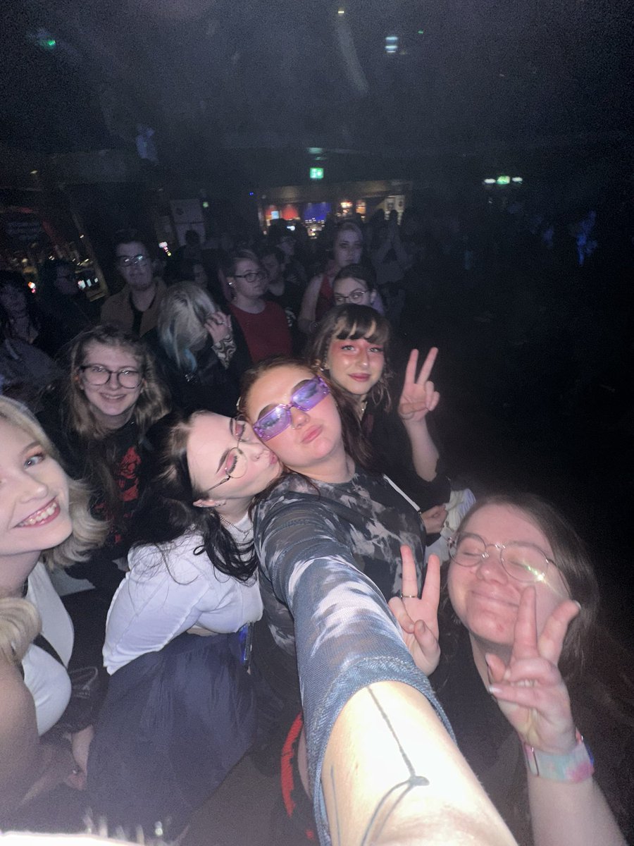 3 years with these silly mother fuckers 🥹 we really have been in the trenches together jesus christ and A SILLY REUNION COMING NEXT MONTH!!