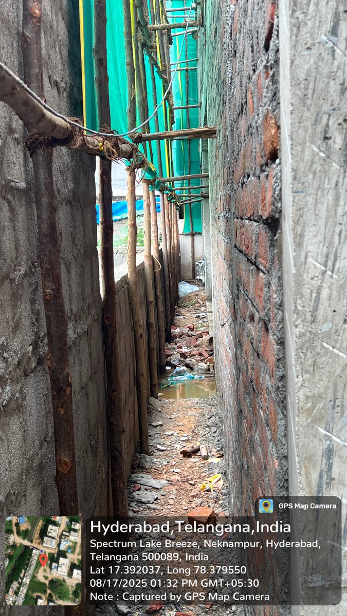 k_sits's tweet photo. Unauthorised construction reported to @ManikondaMc Municipal Commissioner &amp; @CollectorRRD 4 months ago, yet no action! Why are officers allowing such violations and asking citizens to go to court, increasing judicial burden? What’s the use of having officers then? https://t.co/oT7BciA2mR