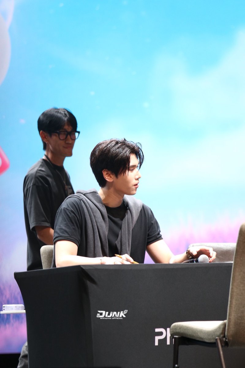 แอบมองเธออยู่นะจ๊ะ 

JOONGDUNK JAIDEE FANIVAL
#GMMTVFANIVALxJoongDunk