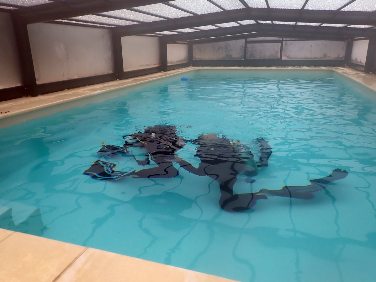 attitudeplongee's tweet image. Vous possédez une #piscine privée... un moniteur du club se déplace pour #baptême, #formation... mais aussi... #cours de #natation, de #plongée #libre, de #respiration ou de #culture #physique !
attitudeplongee.free.fr/vip/