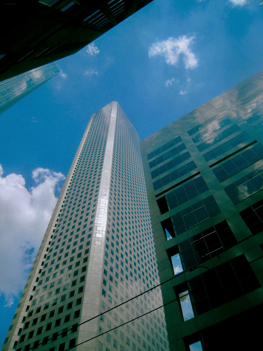 First time in Houston — loved downtown! Came for Disclosure: notsuoH = coolest bar, Xochi lived up to the hype, Post was perfect to kill a few hours, Hearsay Market Square had top happy hour. I’ll be back! 🎶🍸