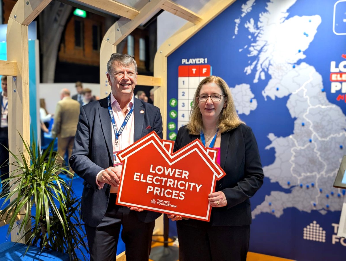 _MCS_Foundation's tweet image. Pleased to welcome @drcarolinej to our stand at #CPC25. It was great to talk through #HeatPumps and #SolarPV with you - and thank you for your interest in your constituency&apos;s heat pump uptake.