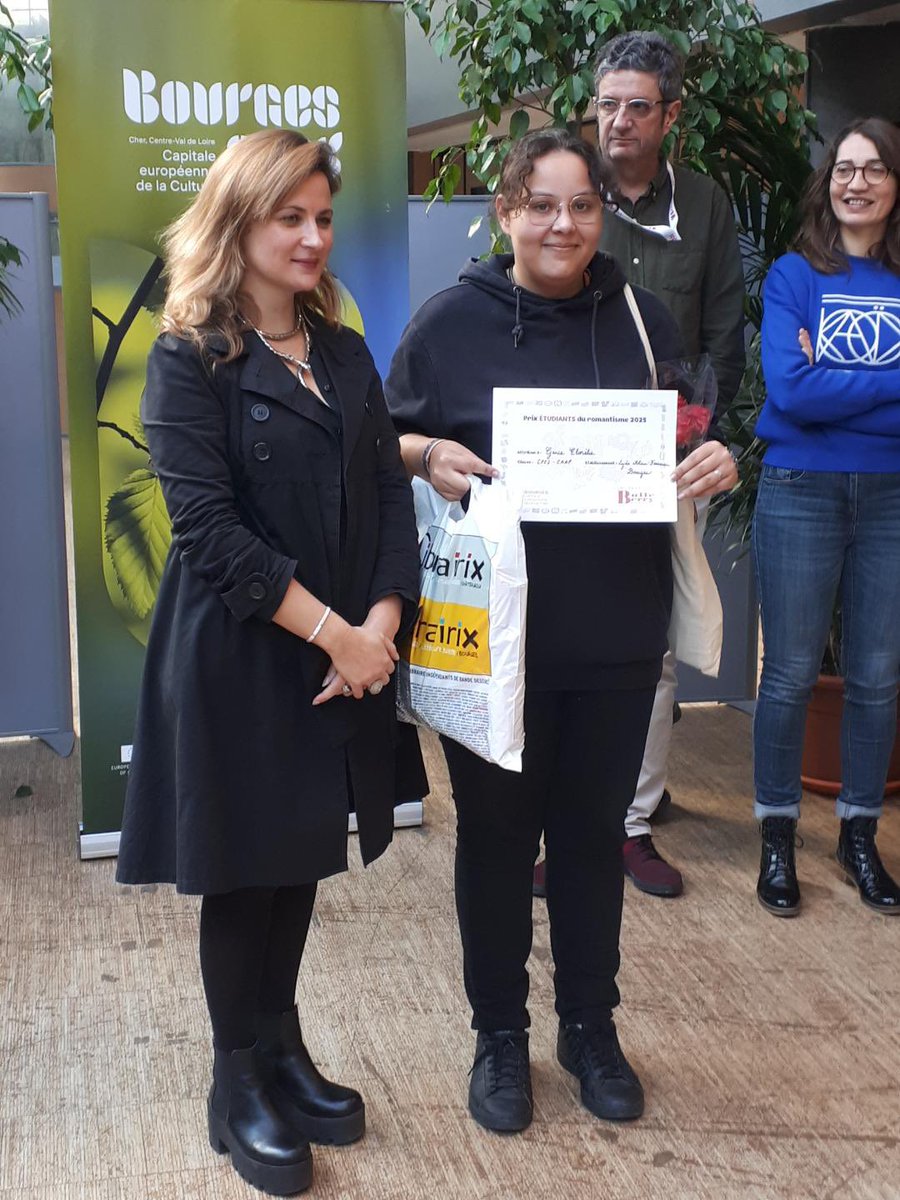 Félicitations à Fanny Boulay, Méry-James Bock et Elorélie Gence, étudiant•es de la CPES-CAAP et respectivement Grand Prix Étudiant•es, Prix du graphisme et Prix de la Romancee du Concours de la Bande-dessinée Scolaire du festival BulleBerry 2025.