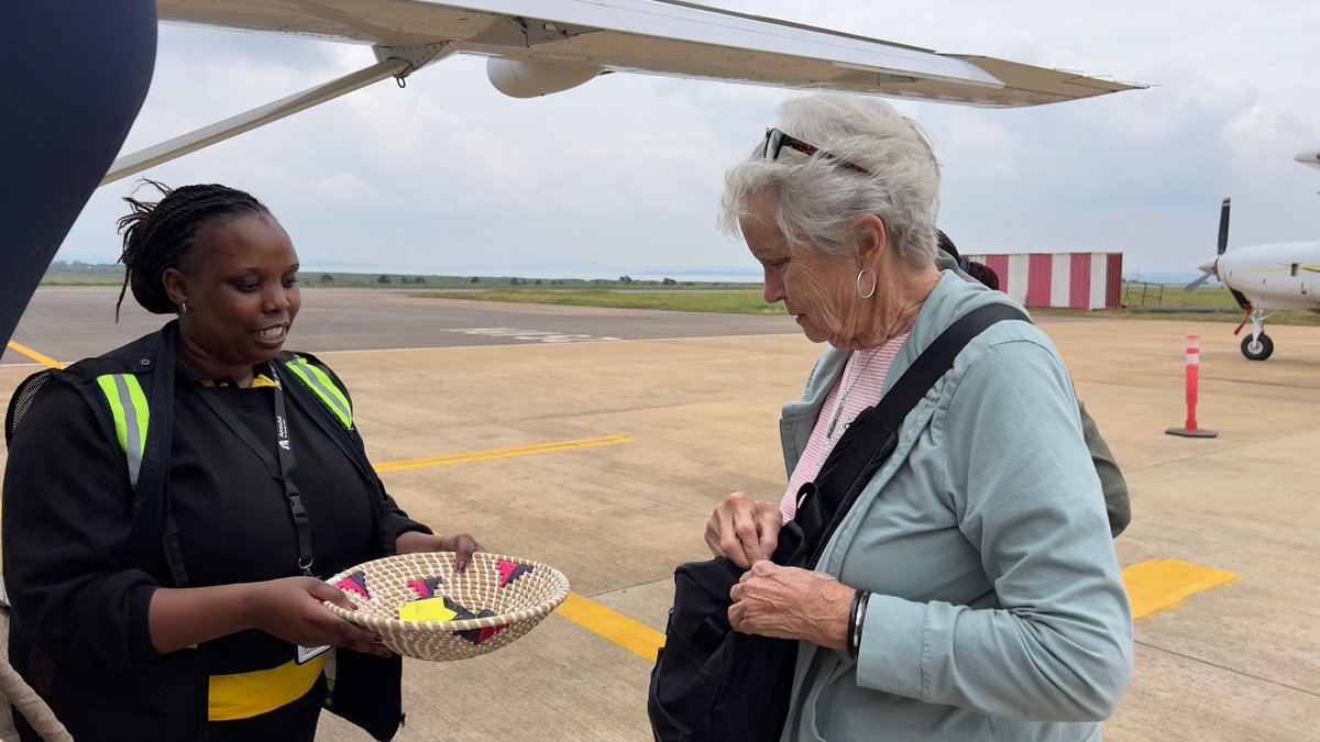AerolinkUganda's tweet image. For #CustomerServiceWeek, we&apos;re sharing a piece of Bwindi! 🦍

We&apos;re gifting our passengers handmade gorilla carvings from the local community as a special thank you. A small token of our appreciation that proudly supports local artisans.

#AerolinkUganda #SupportLocal #Bwindi