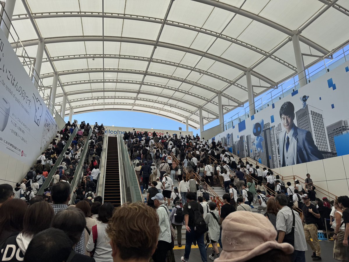 tarokichisan's tweet photo. 想像を超える人の数。本当に疲れた。
もう一回行くかと聞かれたら…もう行かない。 https://t.co/DC1o5nYUlr
