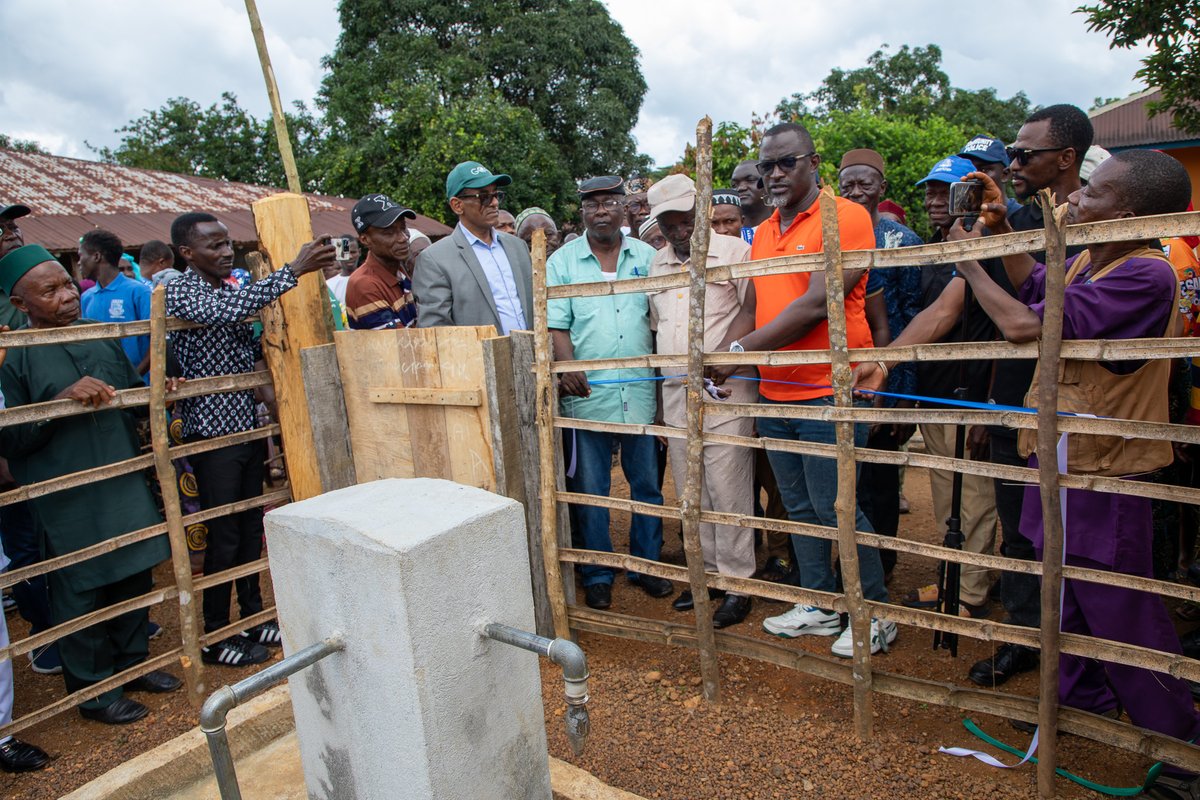 GOALSierraLeone's tweet image. Over the weekend, we officially handed over 109 water points to Moyamba &amp;amp; Kenema District Councils. Thanks to @charitywater for funding the project which includes solar-powered reticulation systems supplying clean water to homes, schools &amp;amp; health centers. #WASH #SDG6