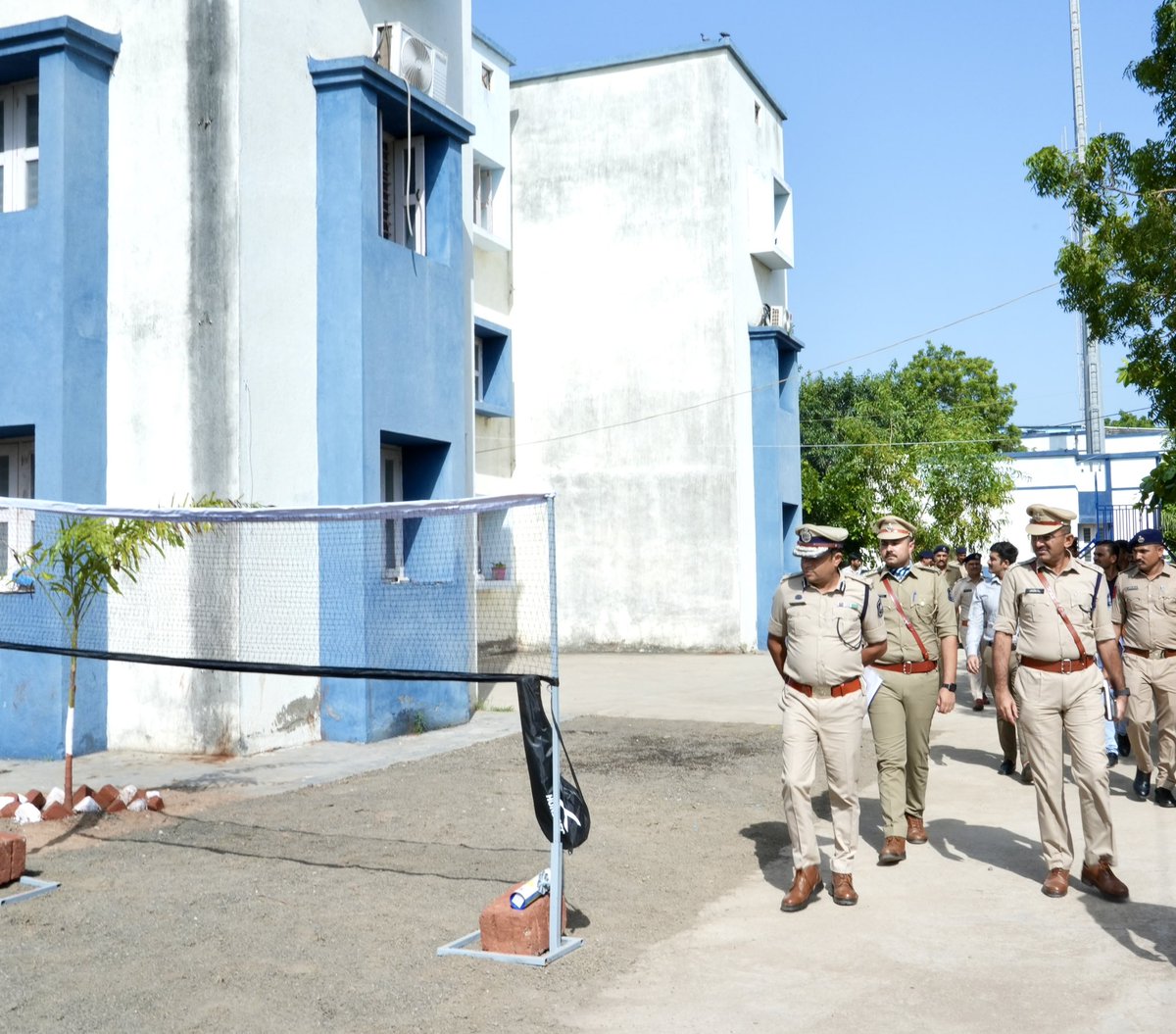 IGP_RajkotRange's tweet image. સને ૨૦૨૫ - 
આજરોજ દેવભૂમિ દ્વારકા જિલ્લાના વાર્ષિક ઈન્સ્પેક્શન અનુસંધાને સલાયા મરીન પોલીસ સ્ટેશનની મુલાકાત લઈ કામગીરીની વિસ્તૃત સમીક્ષા કરવામાં આવી..

@akumarips @GujaratPolice @sanghaviharsh @CMOGuj @SP_Dwarka