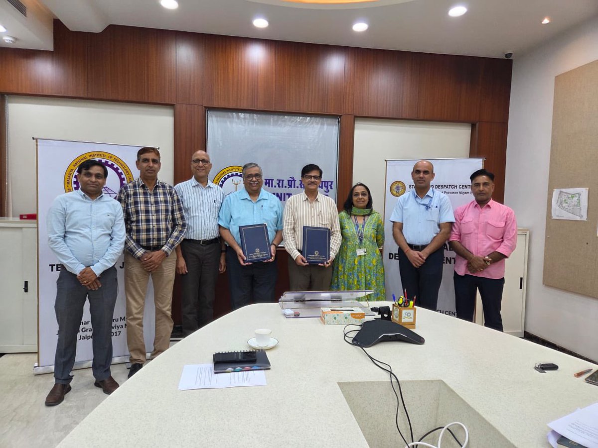 RRVPNL2000's tweet image. मालवीय राष्ट्रीय प्रौद्योगिकी संस्थान, जयपुर और राजस्थान विद्युत प्रसारण निगम लिमिटेड द्वारा संचालित स्टेट लोड डिस्पैच सेंटर, जयपुर के बीच विद्युत क्षेत्र में नई तकनीक अपनाने के समझौते (MOU) पर हस्ताक्षर किए गए।