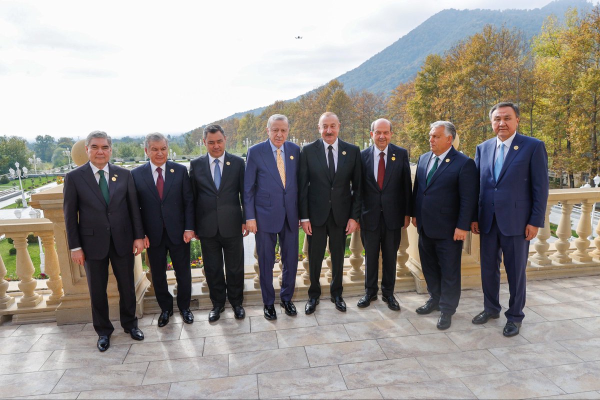 KKTCCB's tweet photo. Cumhurbaşkanı @ErsinrTatar, Azerbaycan’ın Gebele kentinde düzenlenen Türk Devletleri Teşkilatı (TDT) Devlet Başkanları 12. Zirvesinde konuşma yaptı 

“Türk dünyasının gençlerini buluşturacak Türk Gençlik Akademisi’ni KKTC’de kurmayı arzuluyoruz”

https://t.co/UxuBTi5ImV https://t.co/VOGRuSov0J