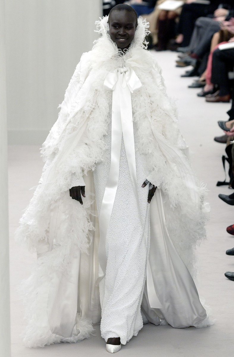 jacquemusx's tweet photo. As far as I know, this makes Awar Odhiang the second Black model EVER to close a ready-to-wear Chanel show, after Mona Tougaard (FW25). This also makes her only the fourth to close a Chanel show full stop, further joining Alek Wek (Couture SS04) and Adut Akech (Couture FW18)! https://t.co/uq4tuFYVST
