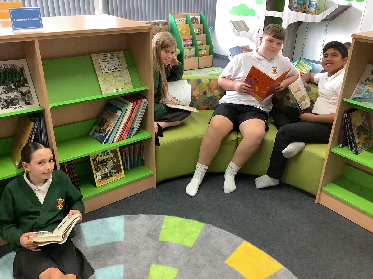 MrsJ_BJS's tweet photo. 6CJ are enjoying their extra library time this week - our reward for having the best attendance a couple of weeks ago. Well done everyone! We are aiming for 100% now! 🤩

@broadwayjuniors https://t.co/g2qptWiTfe