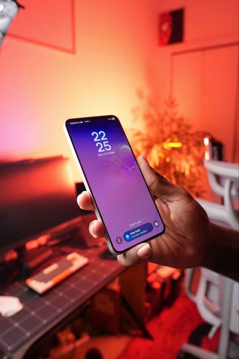 Jay___Sterling's tweet photo. Samsung Galaxy S25 FE  is so clean🤍

Review soon 
@Samsung_Ghana https://t.co/WzCD6PqfFj