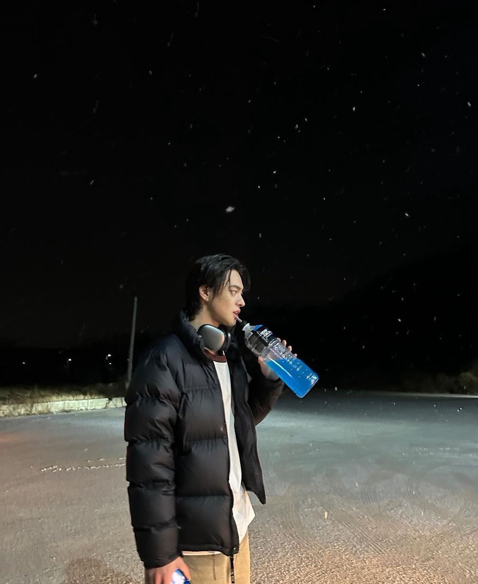lynlivestherain's tweet photo. u damn lucky https://t.co/2exVrLkxKM
