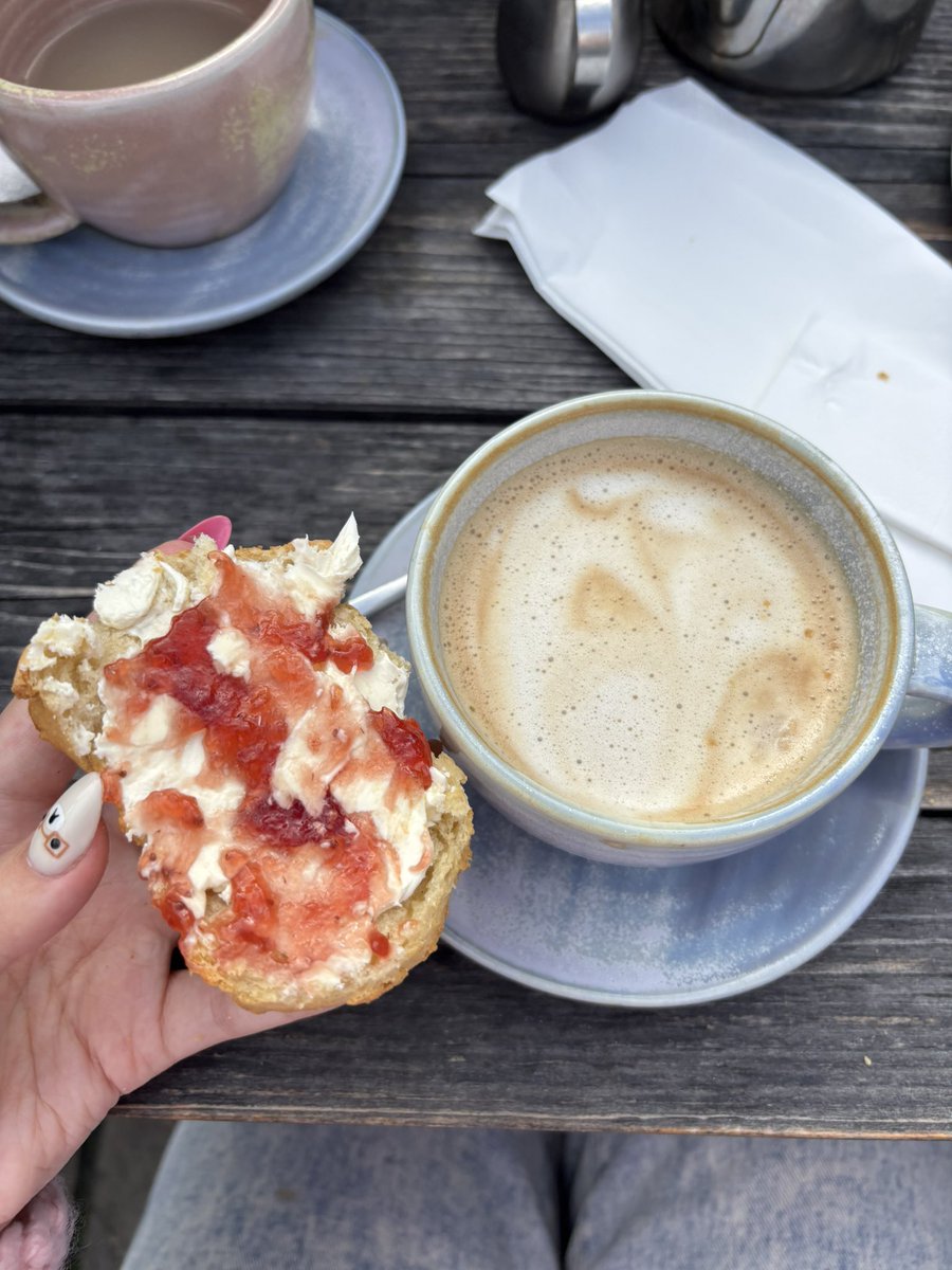 scones &amp; clotted cream! 🍓