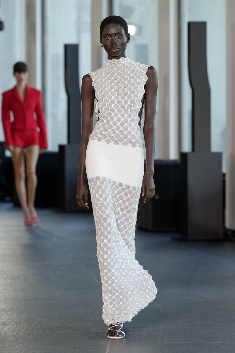 correctmodel's tweet image. christopher_esber spring summer 2026
#firstviewphoto #christopheresber #pretaporter #pfw #runwayshow #womenswear #pfwss26 #ParisFashionWeek