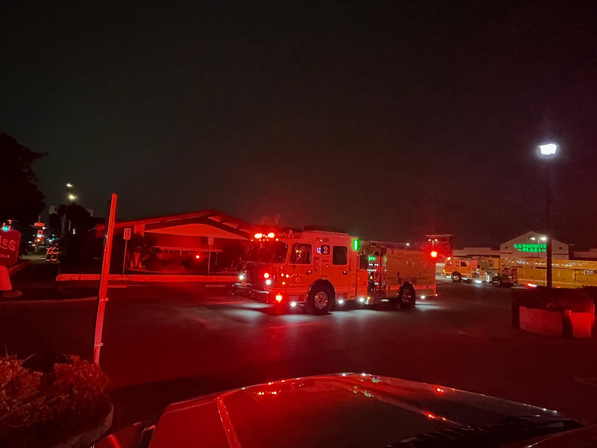 Engines 2, 1, 4, 6, Truck 1, BC2, SMPD and AMR responded to a reported structure fire on the 1600 block of S Broadway.  Crews found a small fire in the kitchen and prevented extension.  Prevention 5 enroute to investigate.  No injuries.