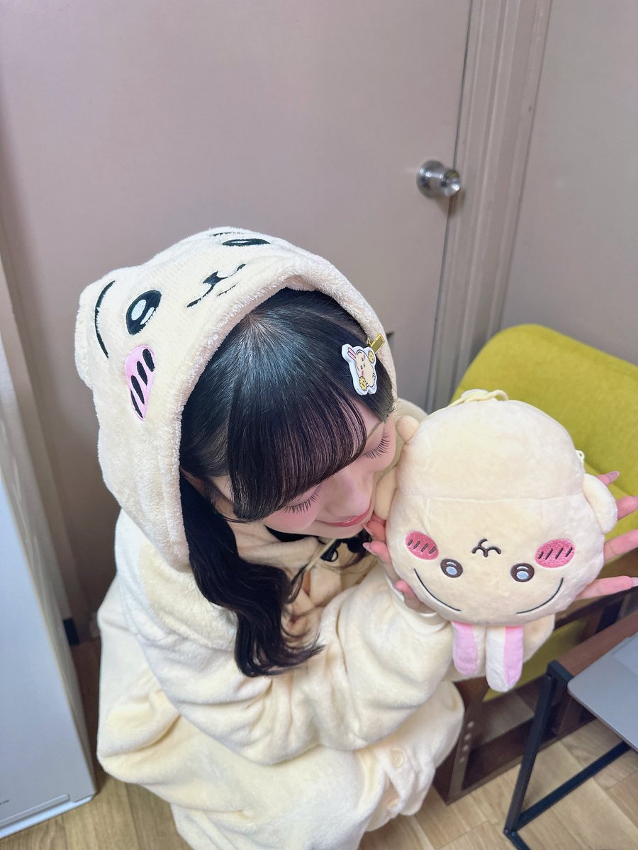 #えもかふぇ
ｳｻｻﾏー!!!!!!!!
今年の仮装は最推しｳｻｻﾏー!!!!!!になりました🐰🥕
ご褒美ハロウィンタイムでした🎃✨
今月もご視聴ありがとうございました！🎃
来月もぜひご覧下さい！☺️✨