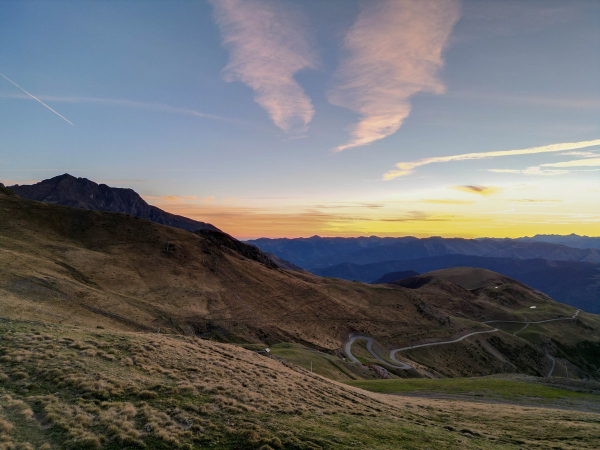 Petite astuce pour bien commencer la journée : un Thermos de thé en haut du col du Portet