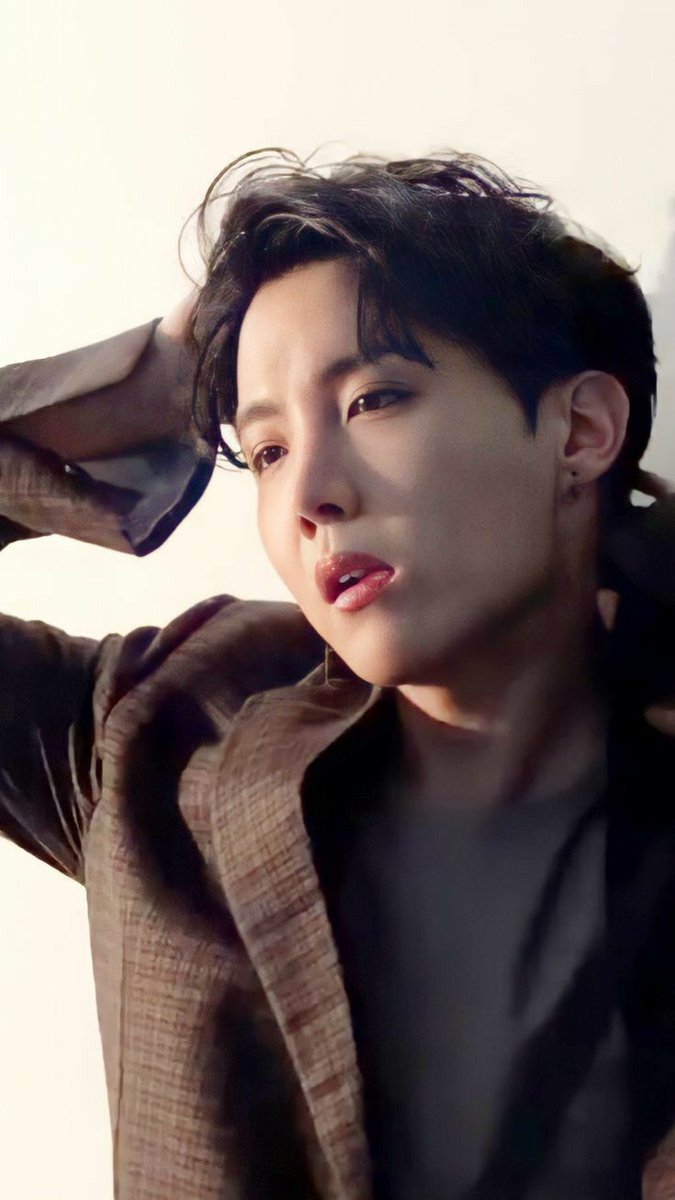 BTS_armyhope's tweet photo. TF!! HE LOOK SO HOT https://t.co/N78uEQJ1Wx