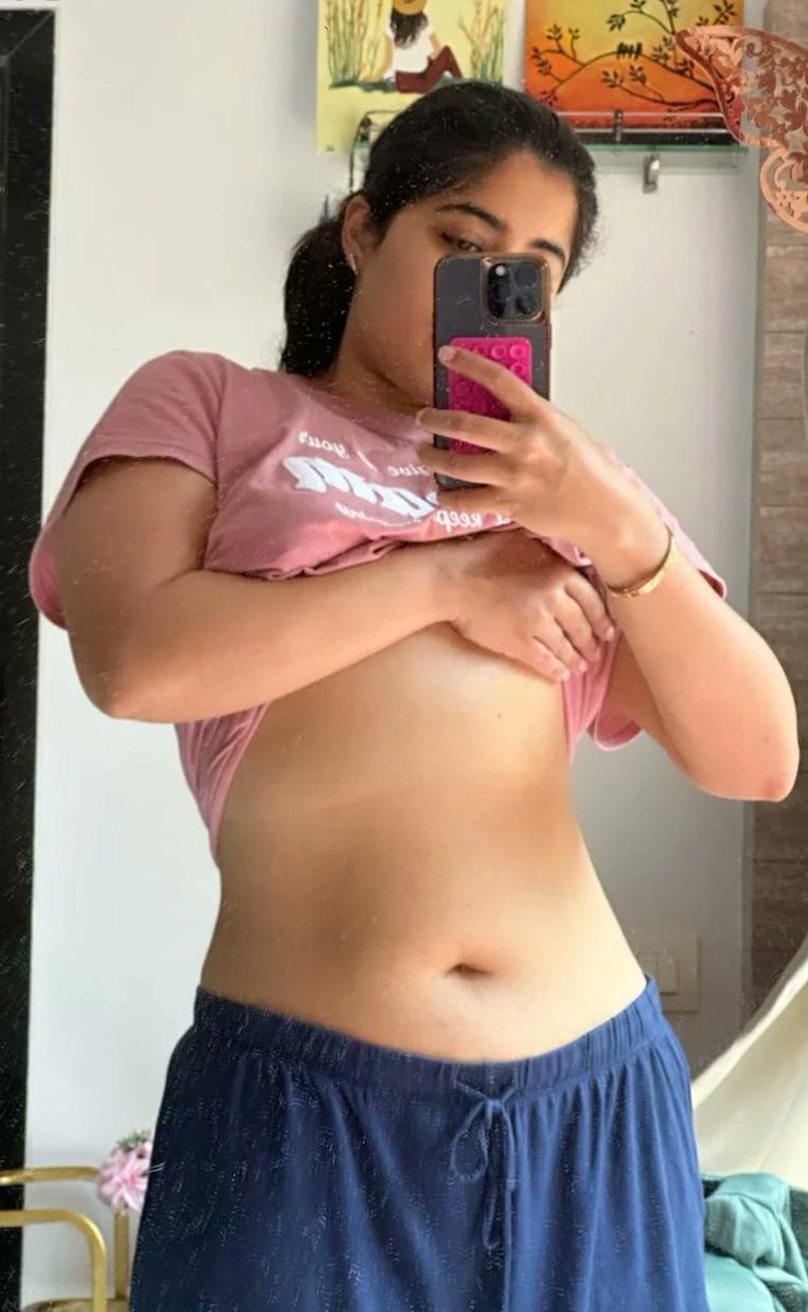JustNavel007's tweet photo. Nikita Sharma #NavelQueen 
#Bollywood #Mutualshag #Mutualfap #thoppul https://t.co/yHfP2QyKMD