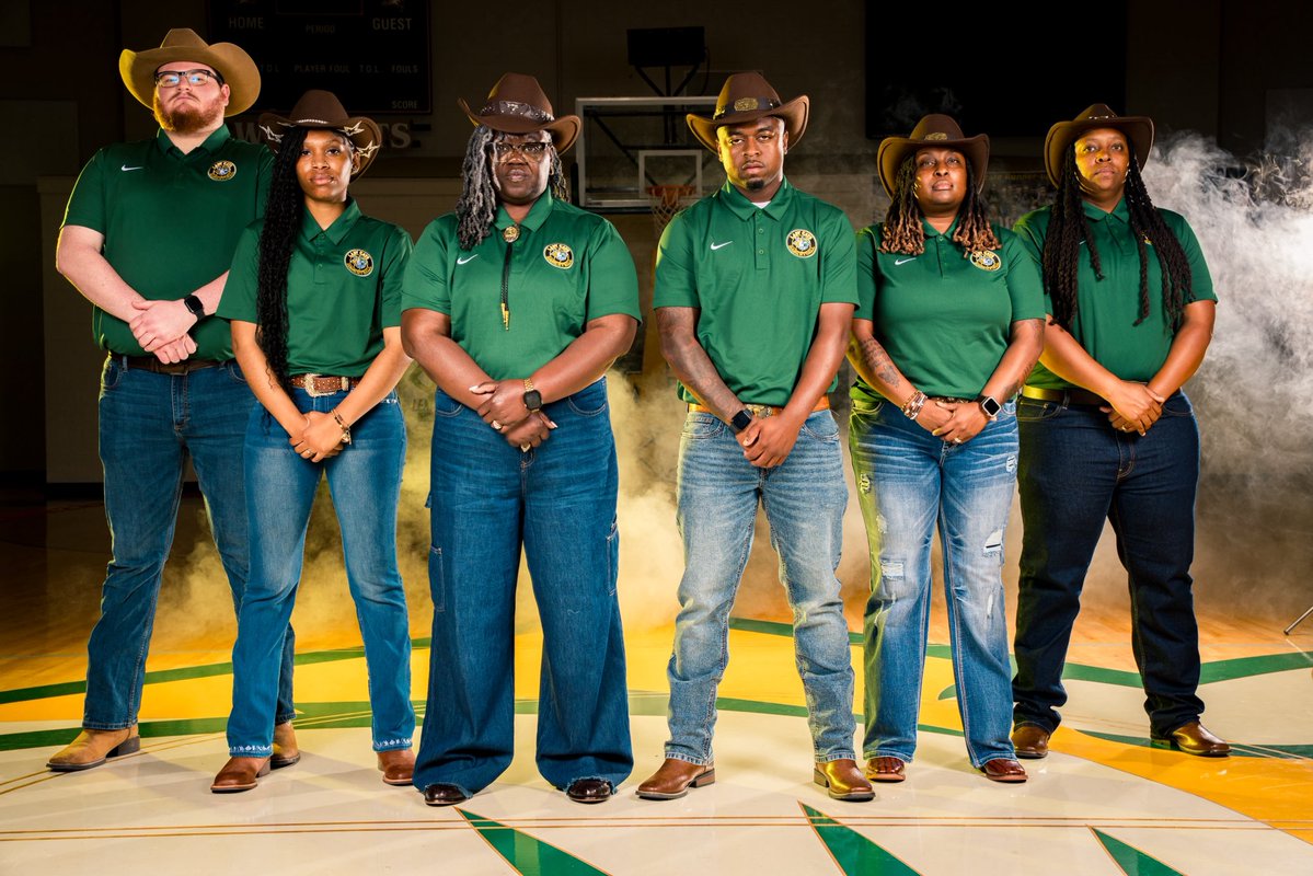 B318Coach's tweet image. This is the FIRST RODEO 🤠🏀 You prepared for the ride? #WIN #Walker
YEAR 1️⃣