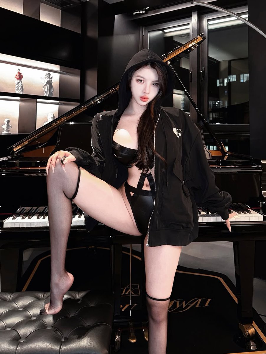 moon cat (@modvvs) on Twitter photo 