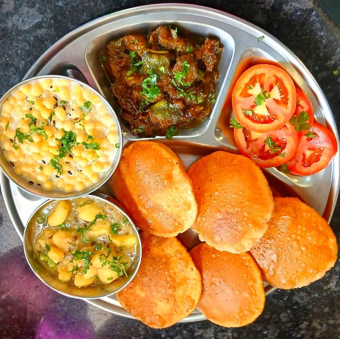 The_Humor0us's tweet photo. Puri sabji special thali 🍛😋🩷

.
.
.
.
#foodie #food #photo #homecooking https://t.co/1dHk1pWuQI