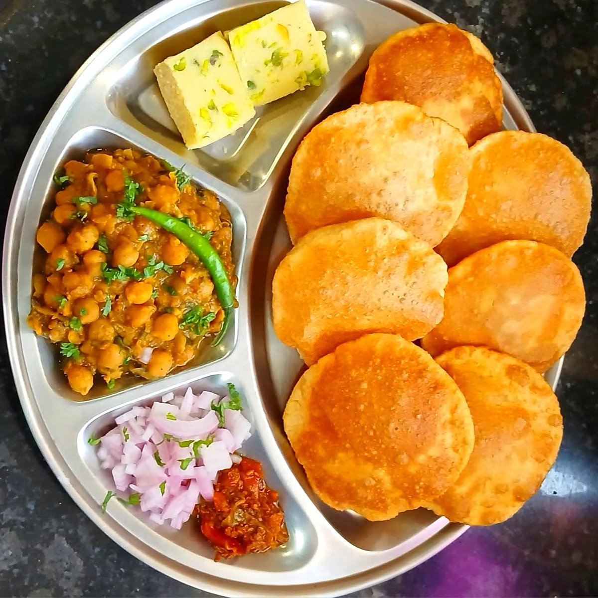 The_Humor0us's tweet photo. Puri sabji special thali 🍛😋🩷

.
.
.
.
#foodie #food #photo #homecooking https://t.co/1dHk1pWuQI